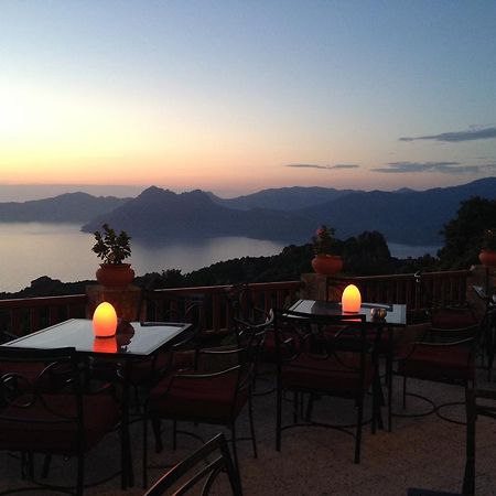 Hotel Les Roches Rouges Пяна Екстериор снимка